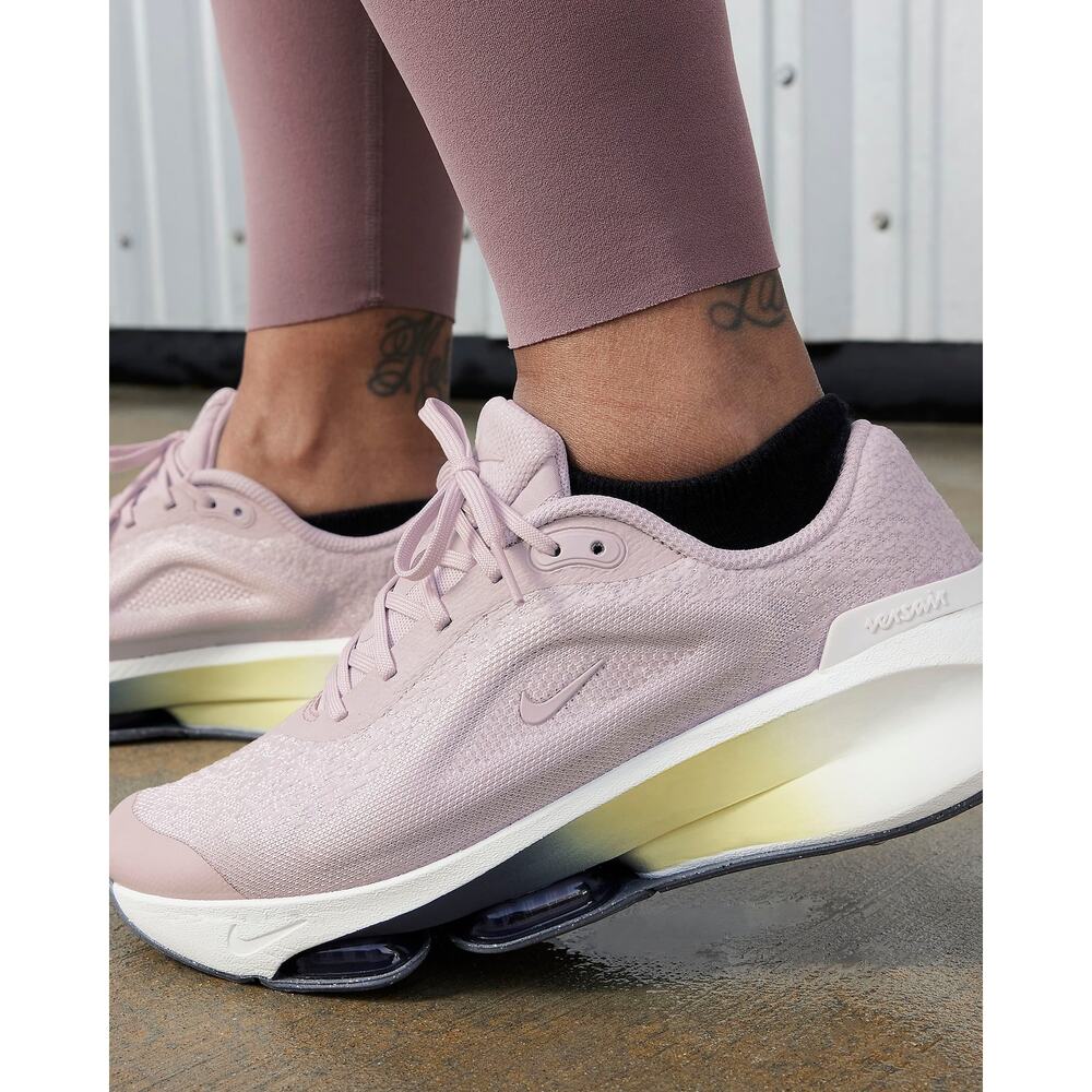 Nike Versair Workout Shoes Zoom Air Cushioned Platinum Violet Women's Size 10